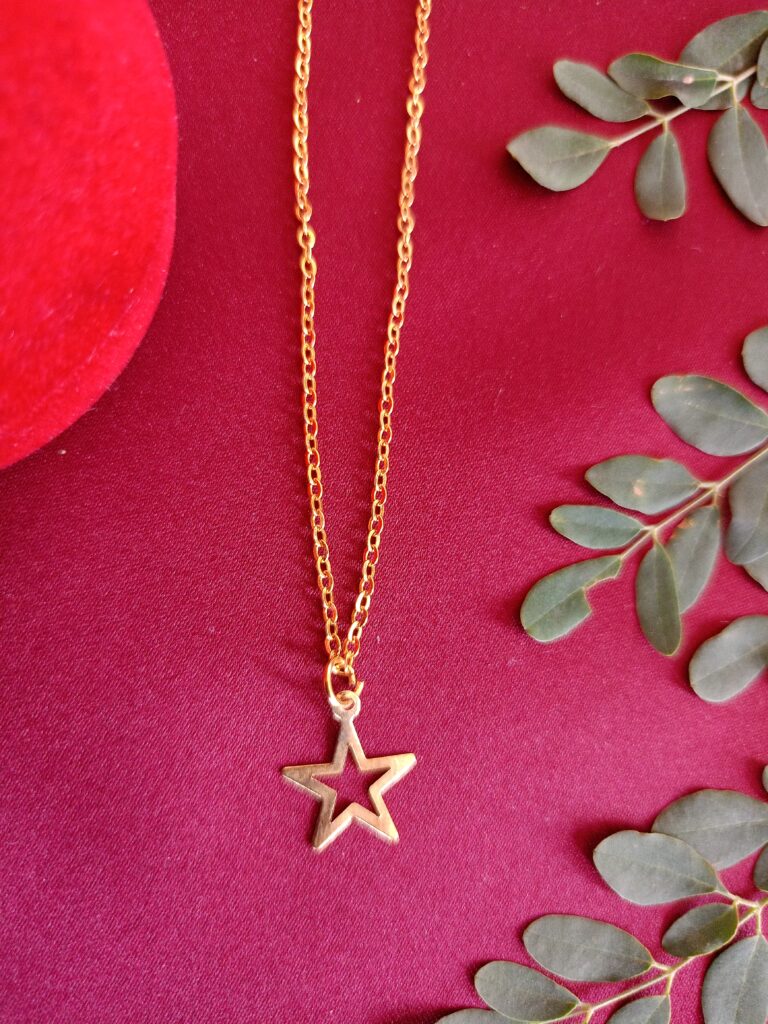 ESLABLUETTA Graceful Golden Star Hollow Necklace For Women